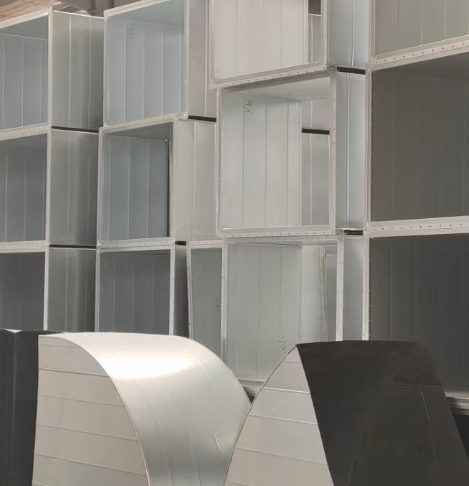 风管双面镀锌钢板复合板材应工厂化生产芯材采用50~60mm厚高温玻璃棉或硅酸铝纤维棉