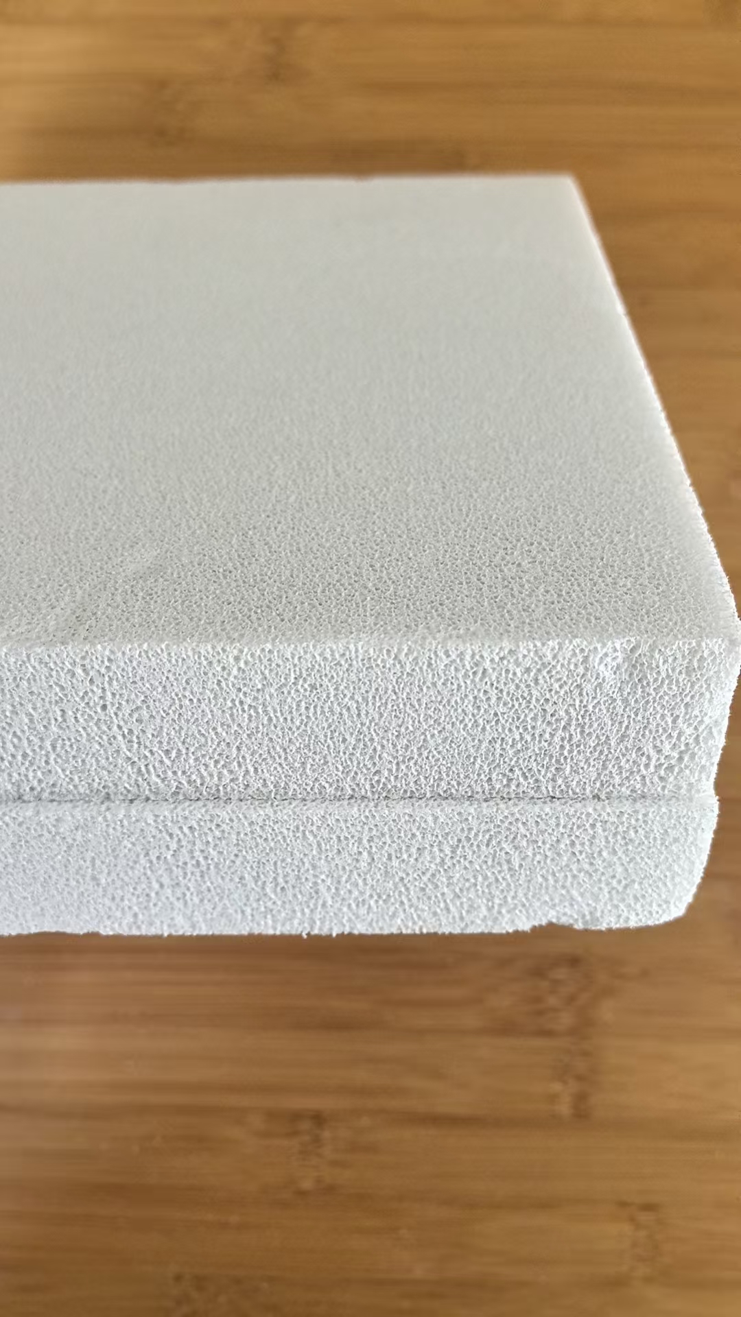 守护洁净空气的“隐形内衬”——无机质碳酸钙发泡保温板